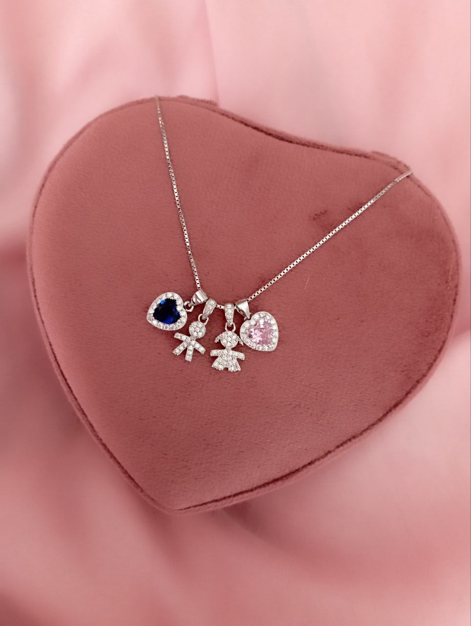 Collana con  bimbi e cuori rosa e blu pendenti   - argento 925