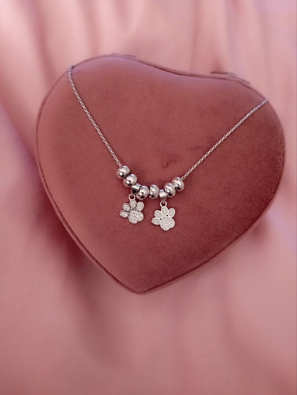 Collana con zampe zirconate e sei perline- argento 925