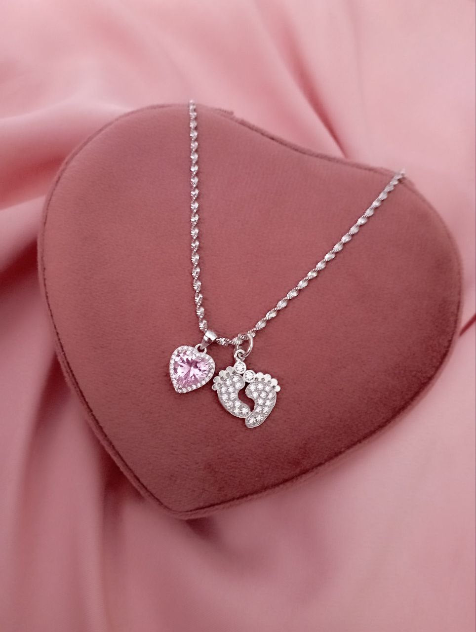 Collana modello singapore con piedini zirconati  e cuore rosa maxi pendente - argento 925