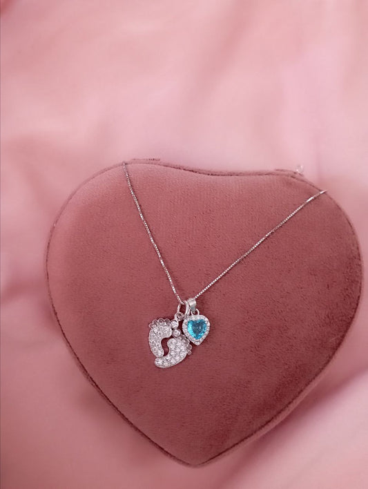 Collana con piedini e cuore azzurro pendente     - argento 925